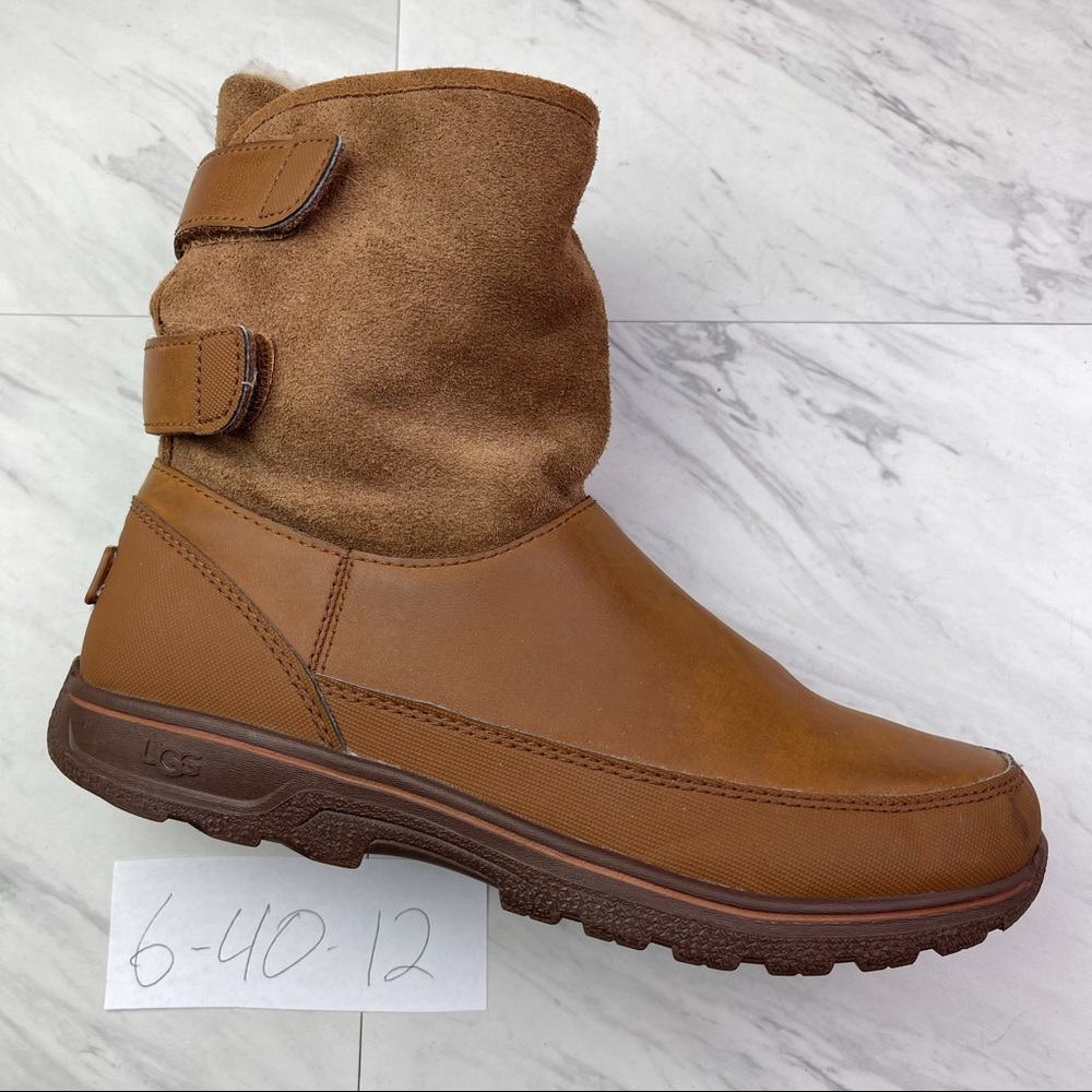 -UGG 1012383k women’s boots brown with heel straps (size 6) fur winter boots